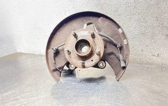 Opel Insignia A Front wheel hub spindle knuckle