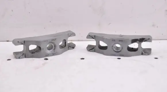Volkswagen Caddy Fuel Injector clamp holder 03L216