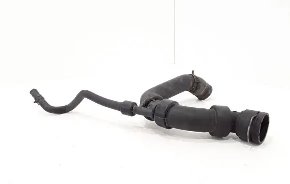 Volkswagen PASSAT B5.5 Engine coolant pipe/hose