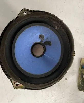 KIA Sorento Front door speaker