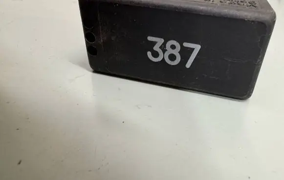 Audi A4 S4 B5 8D Light relay 4B0919471 5KG00656804