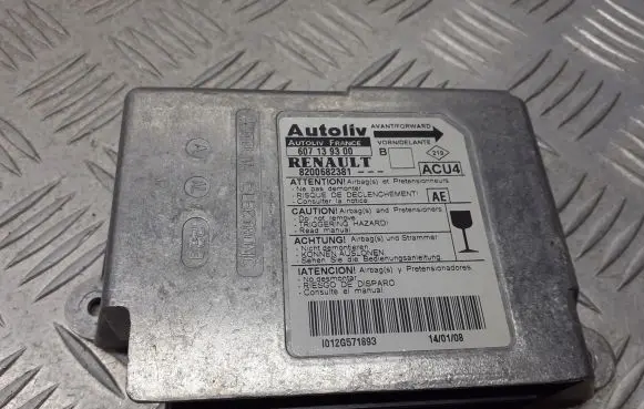 Renault Megane II Airbag control unit/module 8200682381
