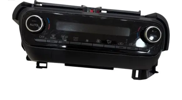Toyota Yaris XP210 Climate control unit 55900K0070