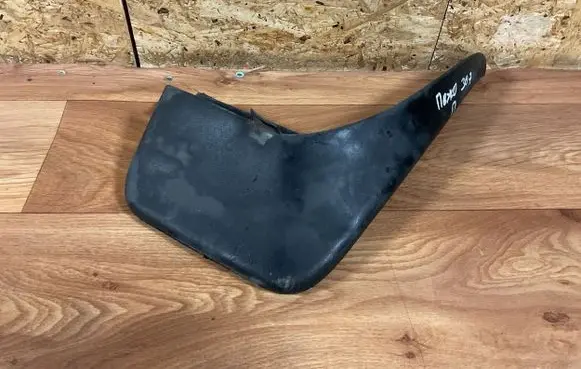 Peugeot 307 CC Rear mudguard 9603L2