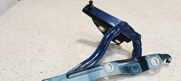 Audi TT Mk1 Tailgate/trunk/boot hinge 8N7827300A