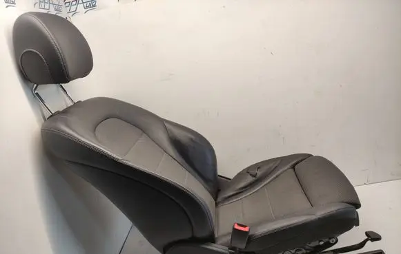Mercedes-Benz C W205 Front driver seat A0009101503 A2059108816 A2059060295