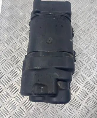 Volkswagen PASSAT B7 Other engine bay part 03C103502
