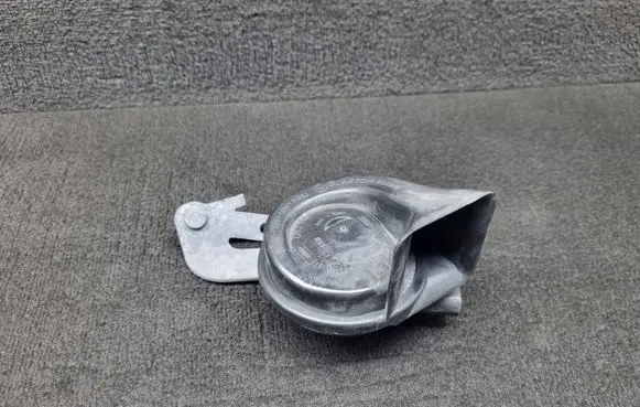 Audi A4 S4 B9 Horn signal 8W0951221 8W0951230