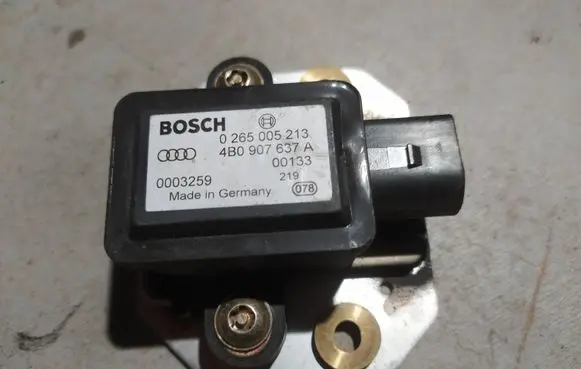 Audi A6 S6 C5 4B ESP acceleration yaw rate sensor 4B0907637A