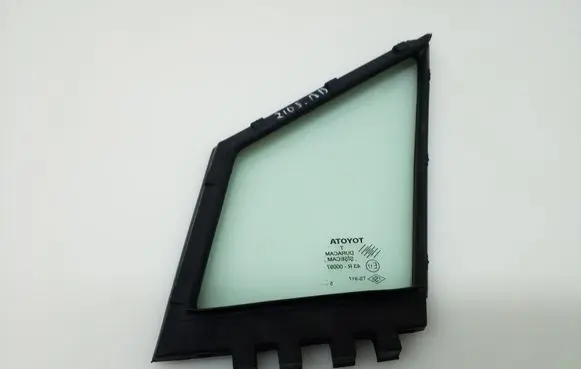 Toyota Corolla Verso AR10 Front triangle window/glass 681250F010