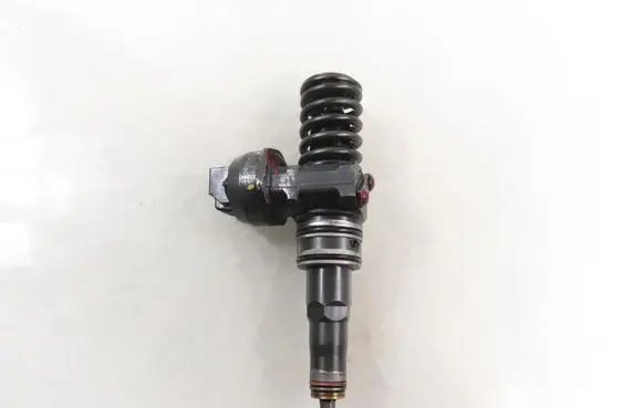 Volkswagen Caddy Fuel injector 0414720232 038130073BR