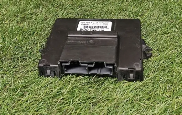Ford Explorer Transfer box differential control unit 8L2A7H473AA 07283