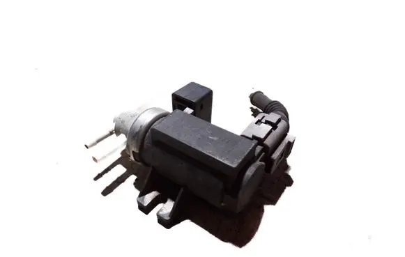 Audi A6 S6 C5 4B Turbo solenoid valve 8E0906627B