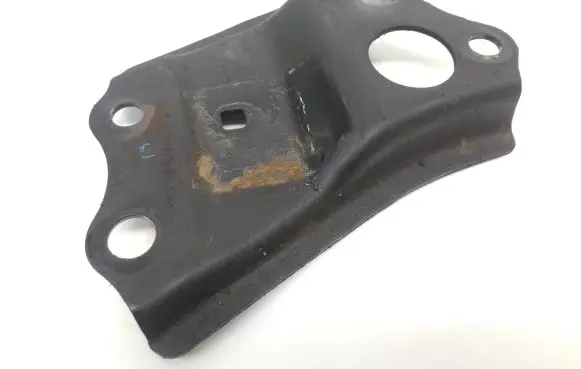 Toyota Auris E180 Sway bar bush bracket, front 