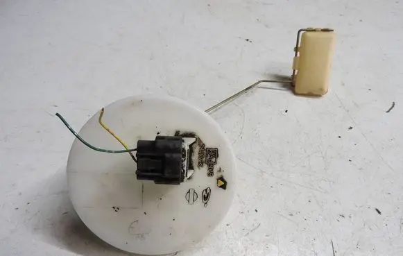 Nissan X-Trail T30 Mechanical fuel pump cd84af14a85