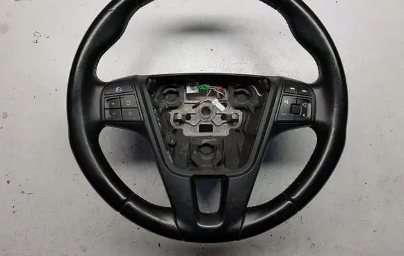 Volvo V40 Steering wheel P31250592
