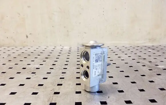 Ford Focus Air conditioning (A/C) expansion valve AV6N19849AB