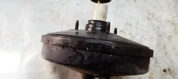 Renault Megane I Brake booster