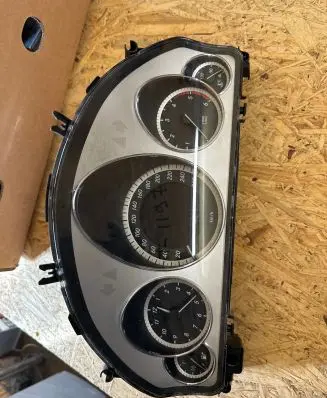 Mercedes-Benz E W212 Speedometer (instrument cluster) A2129004113