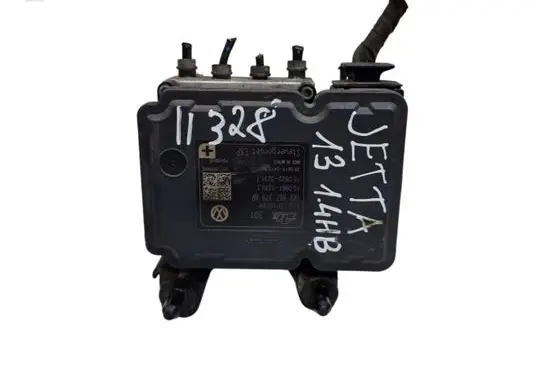 Volkswagen Jetta VI ABS Pump 1K0907379AR 1K0614517BT
