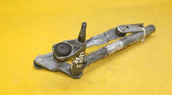 Seat Leon (1P) Front wiper linkage and motor 1P0955024A