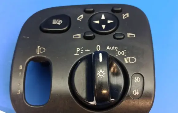 Mercedes-Benz C W203 Light switch A2035451104