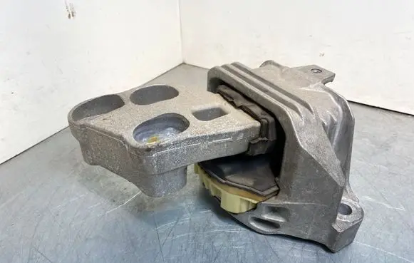 Mercedes-Benz A W176 Gearbox mount A2462400617