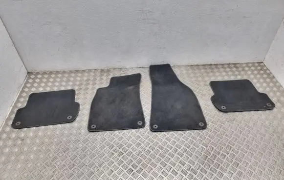 Seat Exeo (3R) Car floor mat set 8E0864450A