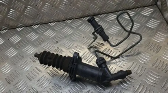 Clutch slave cylinder