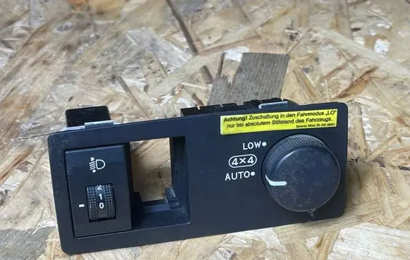 KIA Sorento Differential lock switch YB6W