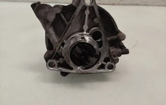 Opel Zafira B Vacuum pump FGP55187760