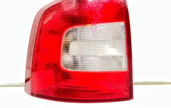 Skoda Octavia Mk2 (1Z) Rear/tail lights 275901AH4