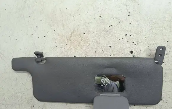 Mitsubishi Pajero Sun visor