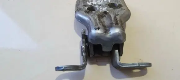 Mazda 2 Front door upper hinge