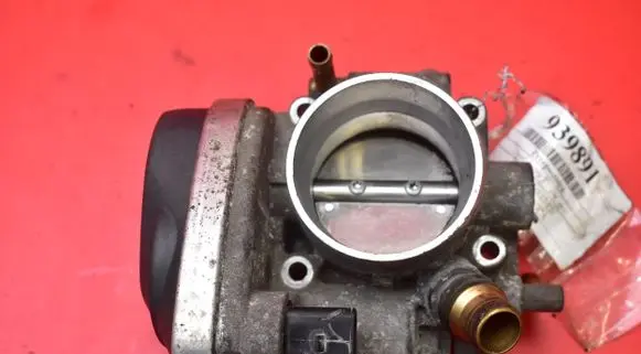 Opel Astra H Throttle body valve 55560398