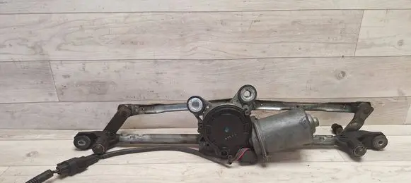Chevrolet Captiva Front wiper linkage and motor 