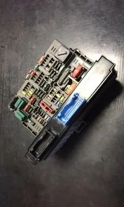 BMW 1 E81 E87 Fuse module 9119446