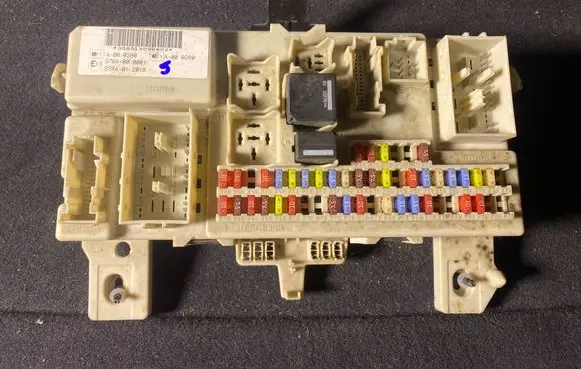 Ford Focus C-MAX Fuse module 4M5T14A073BG 97RA000001 30S519098602