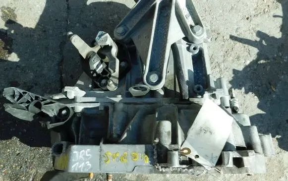 Renault Modus Manual 5 speed gearbox JR5113