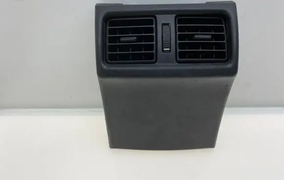 Subaru Legacy Rear air vent grill 92113AG070 92113AG