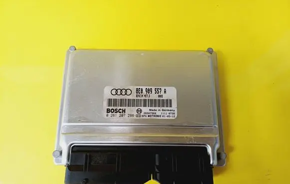 Audi A4 S4 B6 8E 8H Engine control unit/module 8E0909557A 0261207286