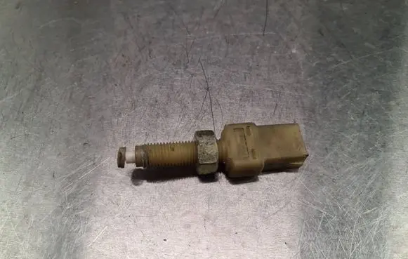 Audi A6 S6 C4 4A Brake pedal sensor switch 443945515