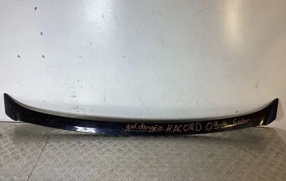 Tailgate/trunk spoiler