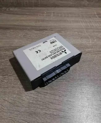 Mitsubishi Carisma Comfort/convenience module MR238029