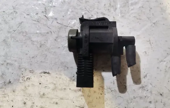 Vacuum valve
