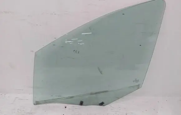 Peugeot 308 SW Front door window glass four-door