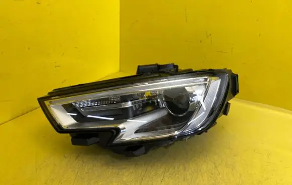 Audi A3 S3 8V Headlight/headlamp 8V0941033C