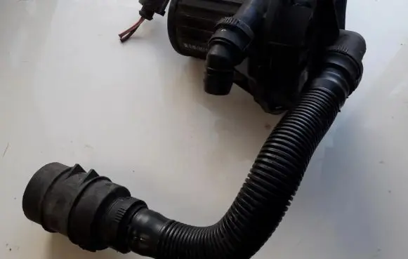 Volkswagen Phaeton Secondary air pump 07C959253A 3D0131083D