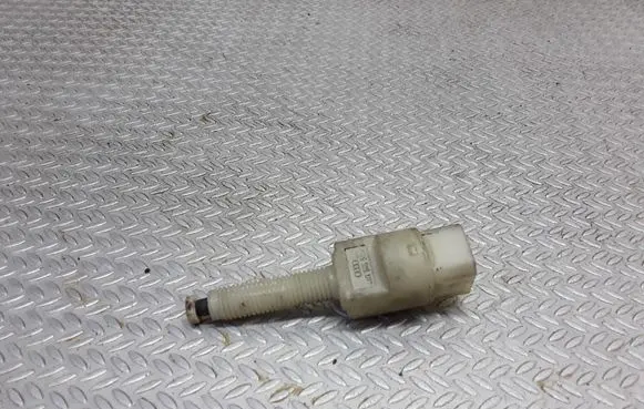 Audi A6 S6 C5 4B Brake pedal sensor switch 4A0945515A