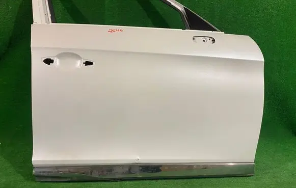Citroen DS5 Front door